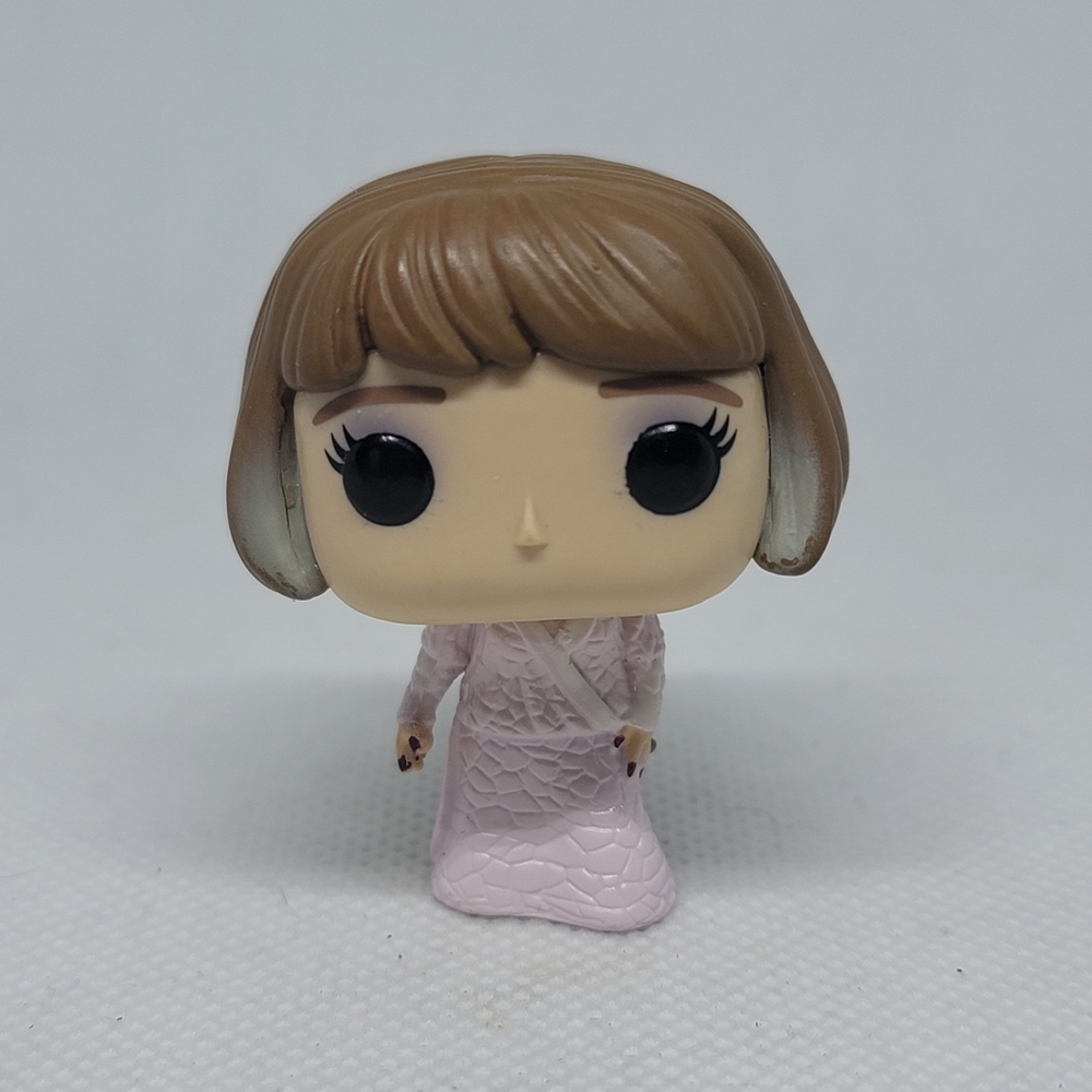 Funko Pop Harry PotterFunko Pop! Harry Potter: Madame Maxime, Yule Ball Holiday
